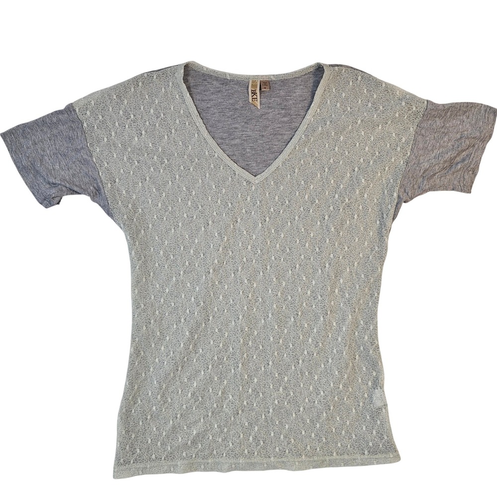 BKE Womens Gray Lace Front V-Neck Short Sleeve Mixed Media Top Size M